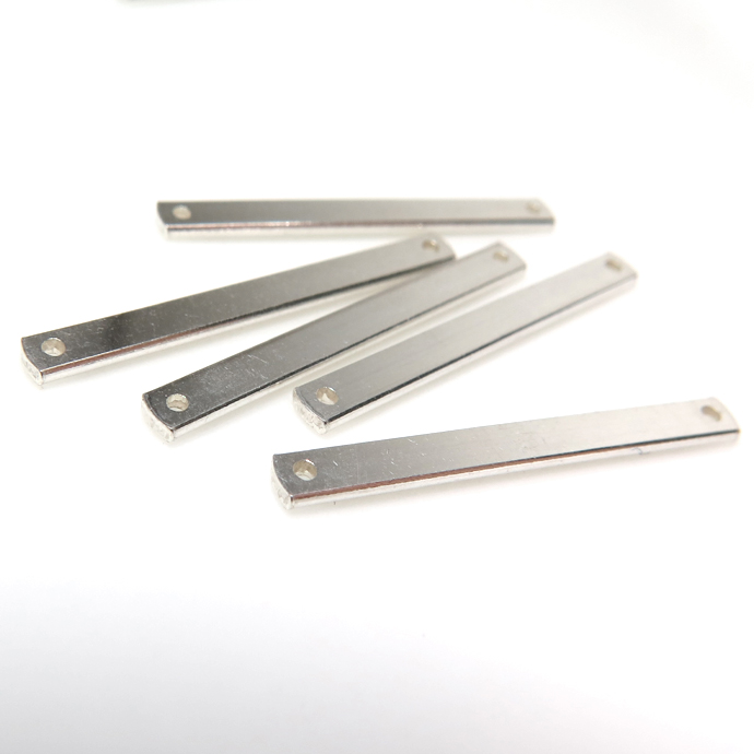 シルバーアクセサリーパーツ　バー（2ホール）2.5mm×25.4mm 「SV925」（50本）