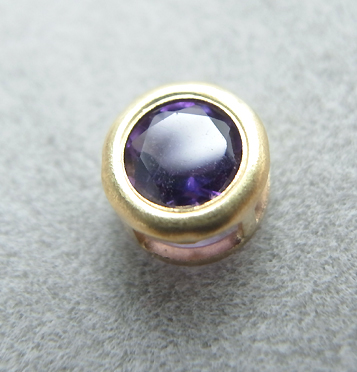 ゴールドフィルド・チャーム/天然石アメジスト（ラウンド4mm）ベゼル「14kgf」（1個）