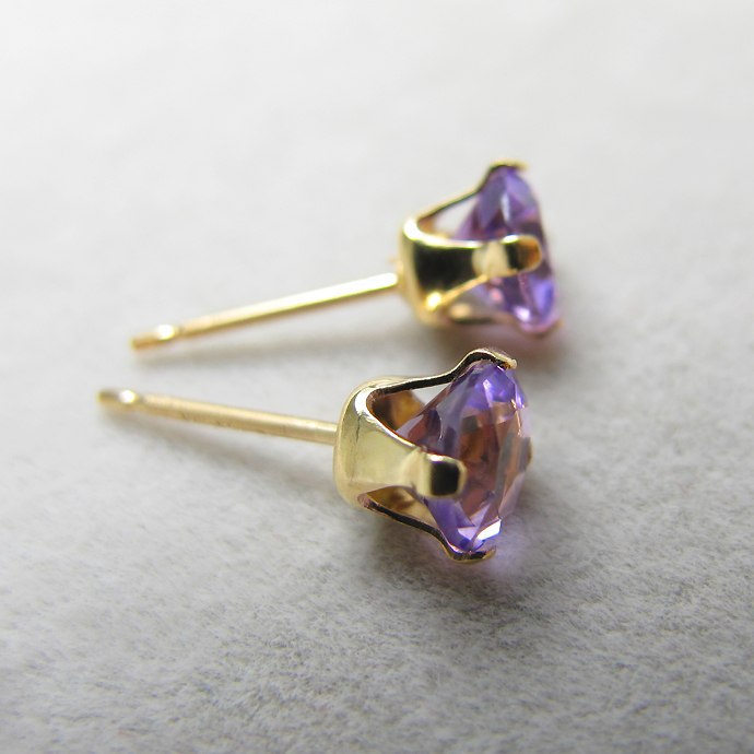 ゴールドフィルド/5mmラウンド4本爪・スタッドピアス（立て爪ピアス）・天然石アメジスト「14kgf」（1ペア）