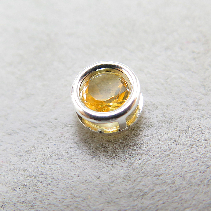 シルバー925/天然石シトリン（4mm）ベゼル「sv925」（25個）