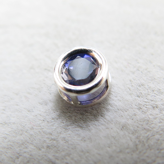 シルバー925/天然石アイオライト（4mm）ベゼル「sv925」（5個）