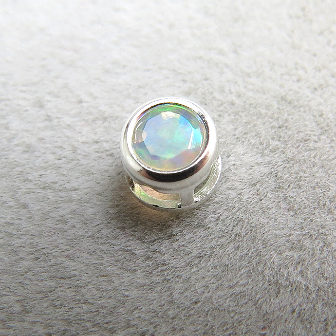 シルバー925/天然石エチオピアンオパール（3mm）ベゼル「sv925」（1個）