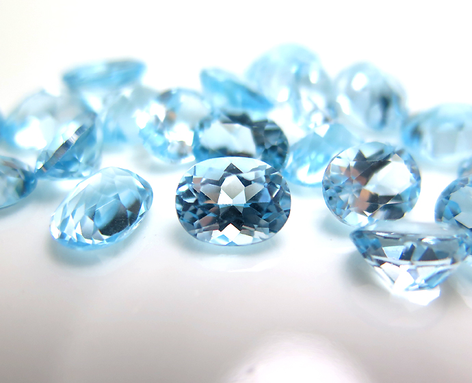 天然石ルース（裸石）・ブルートパーズ（スカイブルー）（ブラジル）/オーバル【6×4mm】ファセットカット（5個）