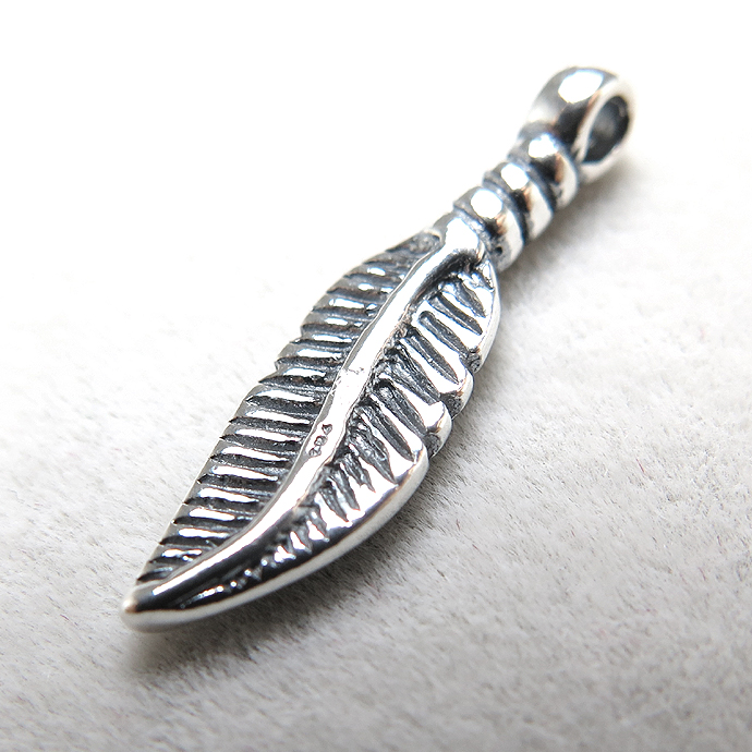 シルバーアクセサリーチャーム（リーフ・5mm×16mm）（25個）