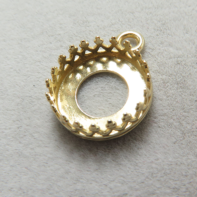 ペンダント空枠クラウン（ベゼルセッティング/カボション用）（ラウンド・10mm）（真鍮ブラス・ゴールドカラー）（25個）