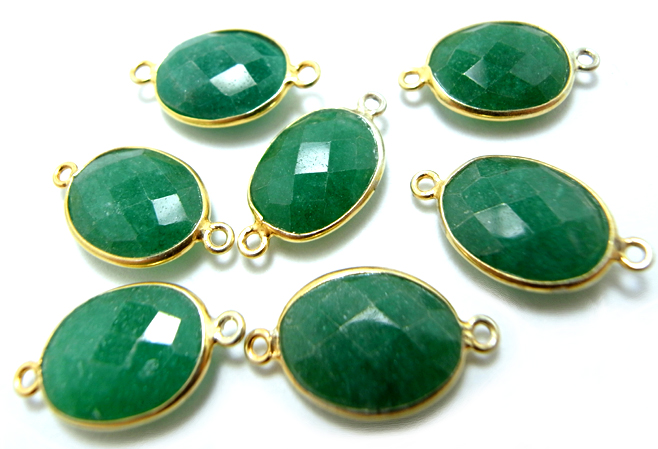 ゴールドプレーテッド・SV925/【コネクター】/天然石エメラルド（染）/オーバル 11×15mm（ベゼルセッティング）（1個）