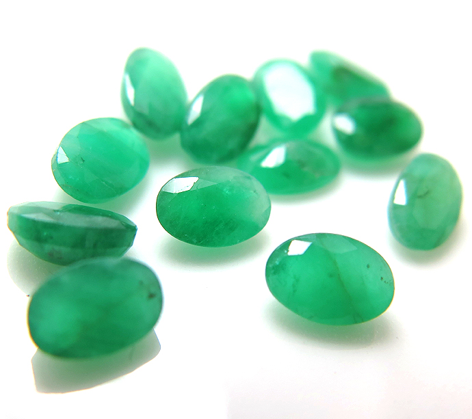 天然石ルース（裸石）・エメラルド/オーバル【6×4mm】ファセットカット（1個）