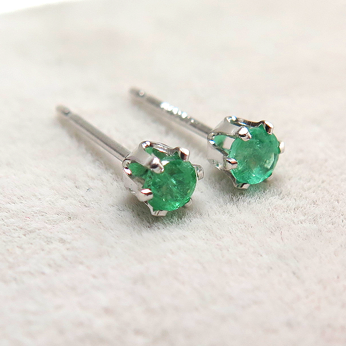 天然石エメラルド（ザンビア産・無処理）・6本爪ポストピアス（ラウンド3mm）「14kgf（ホワイトゴールドフィルド）（ロジウム）」（25ペア）