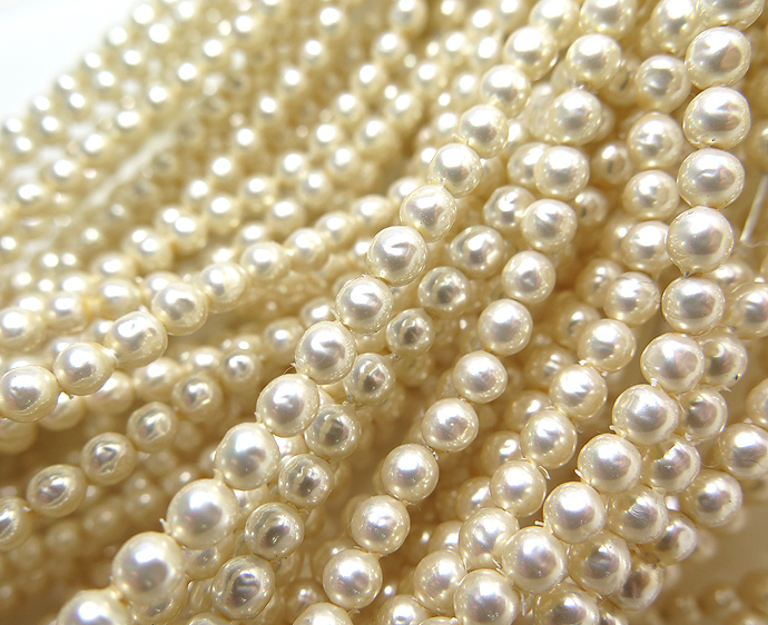 純国産ガラスパールビーズ（ミガキ）（ラウンドバロックパール4mm）（両穴）ビンテージパールカラー[A]（40センチ）（10本）
