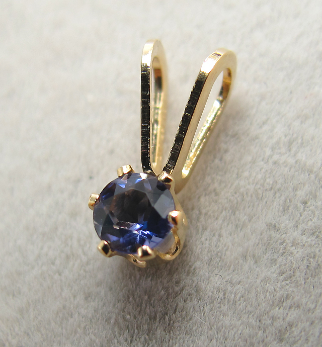 スタッドペンダントトップ「14kgf（ゴールドフィルド）」天然石アイオライト3mm/6本爪（5個）