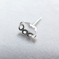SV925シルバーパーツ/ピアス空枠・ベゼルカボションポストピアス（オーバル6×4mm）（2ペア）
