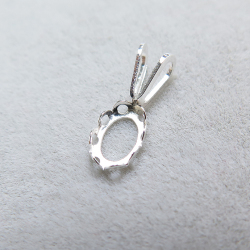 SV925シルバーパーツ/カボションベゼルペンダントトップ空枠（オーバル6×4mm）（5個）
