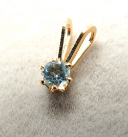 スタッドペンダントトップ「14kgf（ゴールドフィルド）」天然石ブルートパーズ3mm/6本爪（5個）