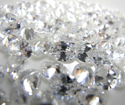 キュービックジルコニアcz【AAA】・ルース（裸石）・/オーバル【6×4mm】ファセットカット（250個）