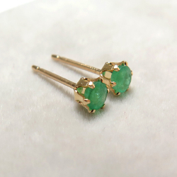 14kgf/3mmラウンド6本爪・スタッドピアス（立て爪ピアス）・天然石（エメラルド・ザンビア産）「ゴールドフィルド」（1ペア）