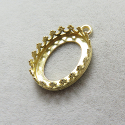 ペンダント空枠クラウン（ベゼルセッティング/カボション用）（オーバル・14×10mm）（真鍮ブラス・ゴールドカラー）（10個）