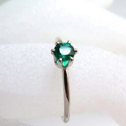 シルバーリング（指輪）合成石エメラルド（AAA）4mm（ラウンド）「SV925」（ロジウム仕上げ）（サイズ目安：10号）（5個）