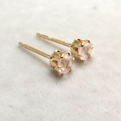 14k/3mmラウンド6本爪・スタッドピアス（立て爪ピアス）・天然石（ローズクオーツ）「14金イエローゴールド」（1ペア）