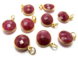 ゴールドプレーテッド・SV925/ペンダントトップ/天然石ルビー（染）/ラウンド 11mm（ベゼルセッティング）（5個）