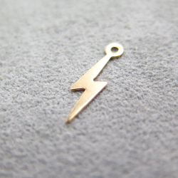 ゴールドフィルド・チャーム（ライトニングボルト・11x3.5mm）「14kgf」（10個）