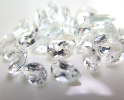 天然石ルース（裸石）・ホワイトトパーズ（ブラジル）/ペアシェイプ【6×4mm】ファセットカット（50個）