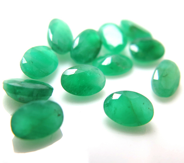 天然石ルース（裸石）・エメラルド/オーバル【6×4mm】ファセットカット 