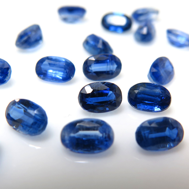 天然石ルース（裸石）・カイヤナイト（非加熱・ネパール産）/オーバル