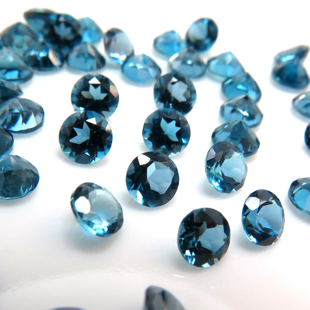 天然石ルース（裸石）・ブルートパーズ（ロンドンブルー