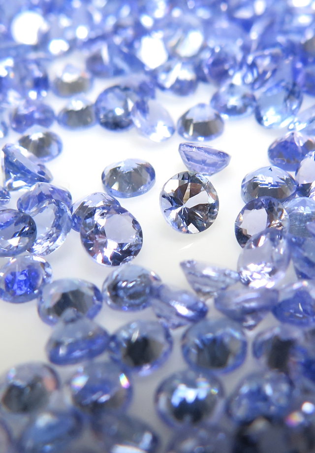 天然石ルース（裸石）・タンザナイト（加熱処理）(タンザニア産