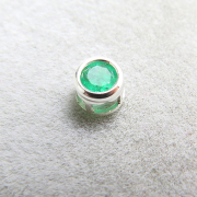シルバー925/天然石エメラルド・ザンビア産/無処理（3mm）ベゼル「sv925」（1個）