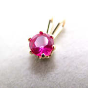 スタッドペンダントトップ「14kgf（ゴールドフィルド）」合成石ルビー5mm/6本爪【A】（1個）