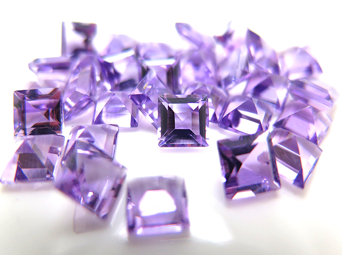 天然石ルース（裸石）・アメジスト（ブラジル）/スクエア【5×5mm】ファセットカット（50個）