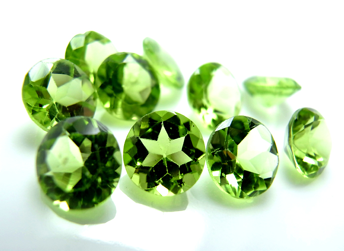 天然石ルース（裸石）・ペリドット/ラウンド【6mm】ファセットカット（25個）