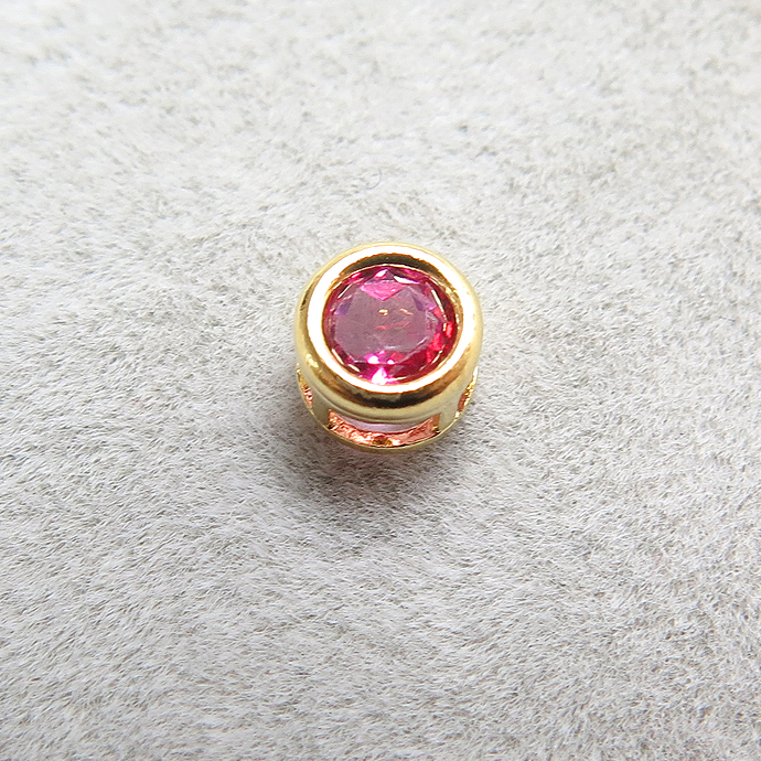 ゴールドフィルド・チャーム/天然石ピンクトパーズ（処理石）（ブラジル）（ラウンド3mm）ベゼル「14kgf」（25個）