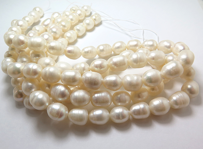 淡水パール（ホワイト系）/ライス（10mm玉）（25連）