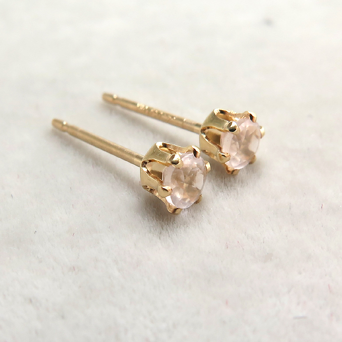 14k/3mmラウンド6本爪・スタッドピアス（立て爪ピアス）・天然石（ローズクオーツ）「14金イエローゴールド」（1ペア）