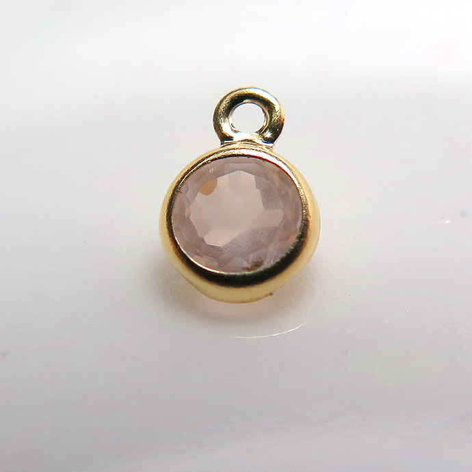 14kgfチャーム（カン付）/天然石ローズクオーツ（ラウンド4mm）「ゴールドフィルド」（10個）