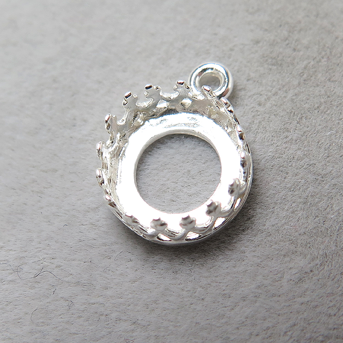 ペンダント空枠クラウン（ベゼルセッティング/カボション用）（ラウンド・8mm）（真鍮ブラス・シルバープレーテッド）（8個）