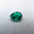 合成エメラルド【AAA】（熱水法）・ルース（裸石）/ペアシェイプ【7×5mm】ファセットカット（1個）