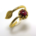 天然石ガーネット指輪リング・リーフ（ベゼルカボションラウンド・6mm）（真鍮ブラス・ゴールドカラー）（1個）