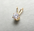 6本爪ペンダントトップ（立爪A）（キュービックジルコニア・ラウンド4mm）「14kgf（ゴールドフィルド）」（1個）