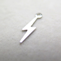 シルバーアクセサリーチャーム（ライトニングボルト・11×3.5mm）「SV925」（10個）