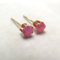 10K/4mmラウンド6本爪・スタッドピアス（立て爪ピアス）・天然石（ピンクサファイア）「10金イエローゴールド」（1ペア）