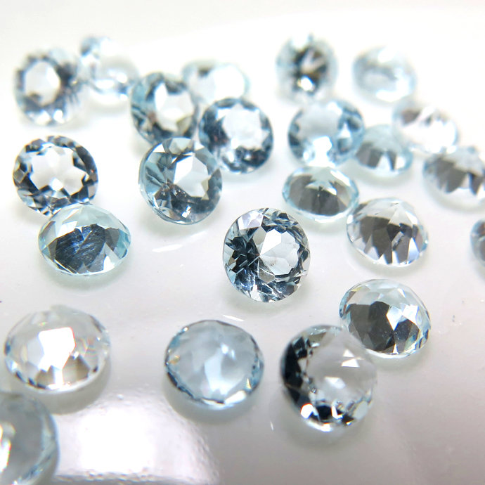 天然石ルース（裸石）・スカイブルーアクアマリン（アフリカ産・非加熱）/ラウンド【4mm】ファセットカット（50個）