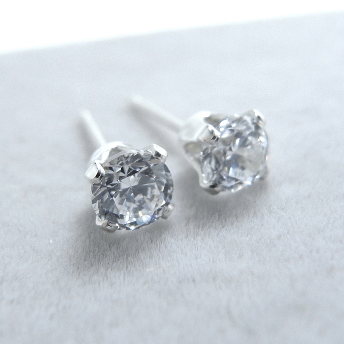 sv925/4mmラウンド4本爪・スタッドピアス（立て爪ピアス）・czキュービックジルコニア（10ペア）