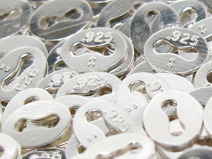 シルバーパーツ925/板ダルマ クオリティータグ 刻印【B】（2.79g/100個相当）