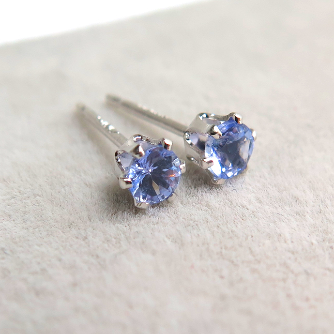 天然石タンザナイト・6本爪ポストピアス（ラウンド3mm）「14kgf（ホワイトゴールドフィルド）（ロジウム）」（5ペア）