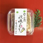 天城産のわさびがゴロゴロ！「わさびを食べる」わさび漬　渓流のほとり