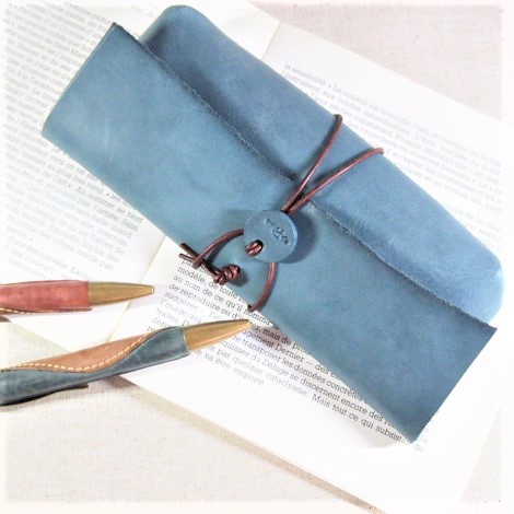 革ひもペンケース（ブルーM）