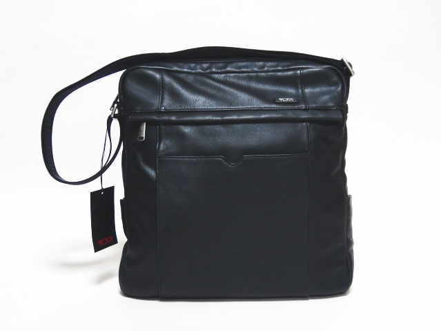 TUMI　レザーミディアムトップジップクロスボディ　060101Ｄ　ブラック may